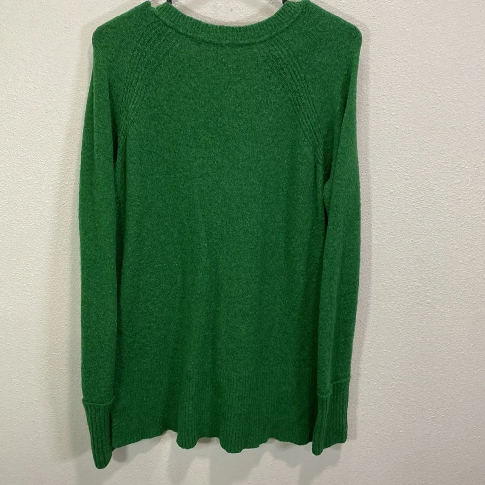 J crew green v‎ neck sweater wool alpaca